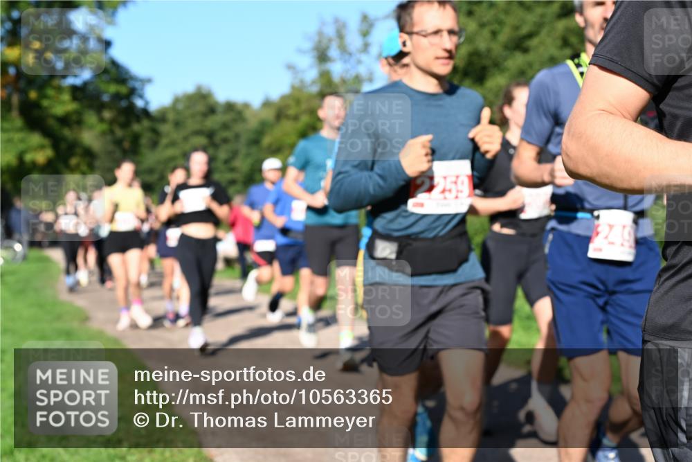27.09.2026 - 35. Volkslauf durch das schöne Alstertal Dr. Thomas Lammeyer http://msf.ph/oto/10563365 27.09.2026 10:26:40 Laufen 676, 259 meine-sportfotos.de