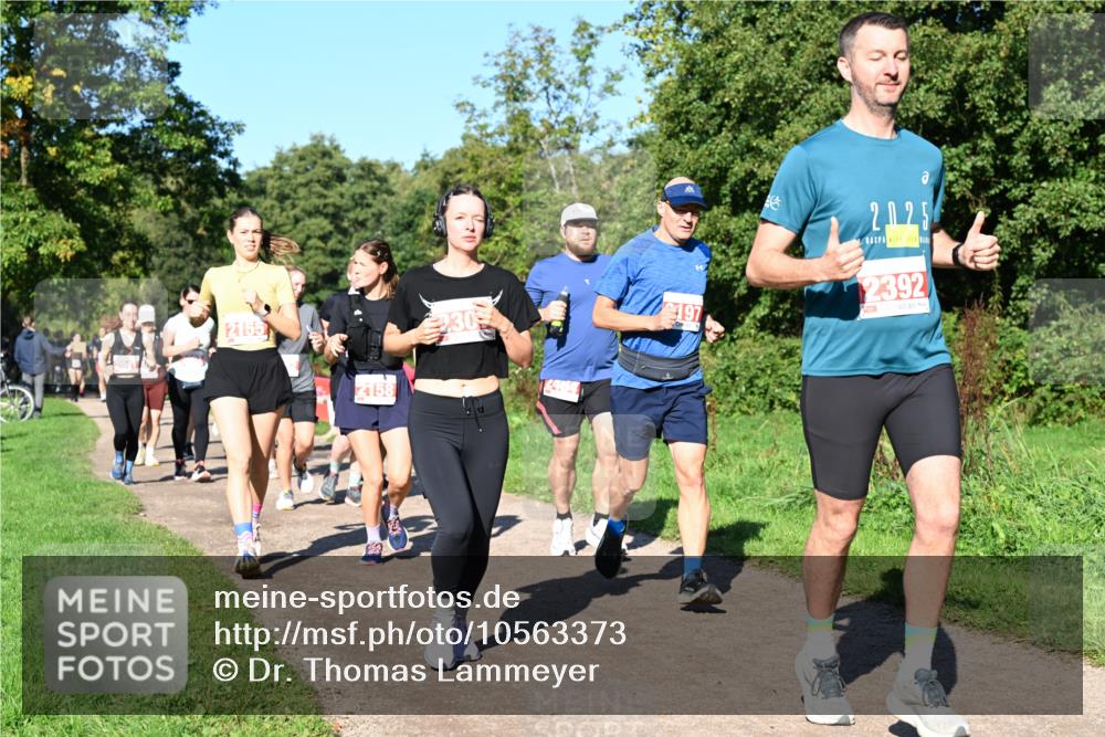 27.09.2026 - 35. Volkslauf durch das schöne Alstertal Dr. Thomas Lammeyer http://msf.ph/oto/10563373 27.09.2026 10:26:41 Laufen 2155, 2158, 230, 197, 2025, 2392 meine-sportfotos.de