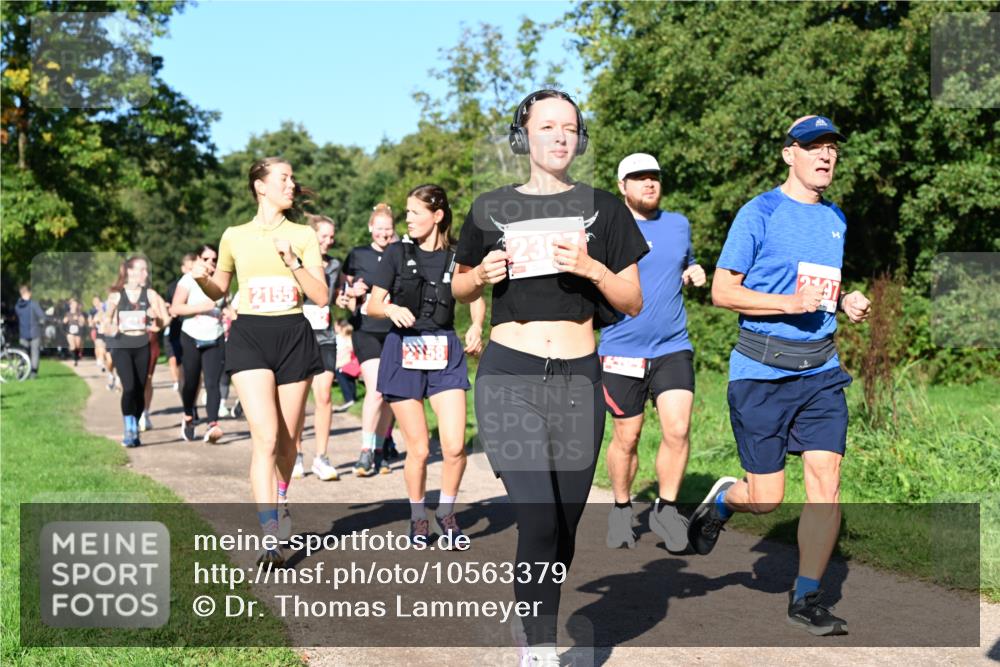 27.09.2026 - 35. Volkslauf durch das schöne Alstertal Dr. Thomas Lammeyer http://msf.ph/oto/10563379 27.09.2026 10:26:42 Laufen 2155, 58, 2363 meine-sportfotos.de