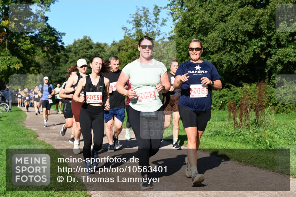27.09.2026 - 35. Volkslauf durch das schöne Alstertal Dr. Thomas Lammeyer http://msf.ph/oto/10563401 27.09.2026 10:26:46 Laufen 2041, 2092, 2088 meine-sportfotos.de