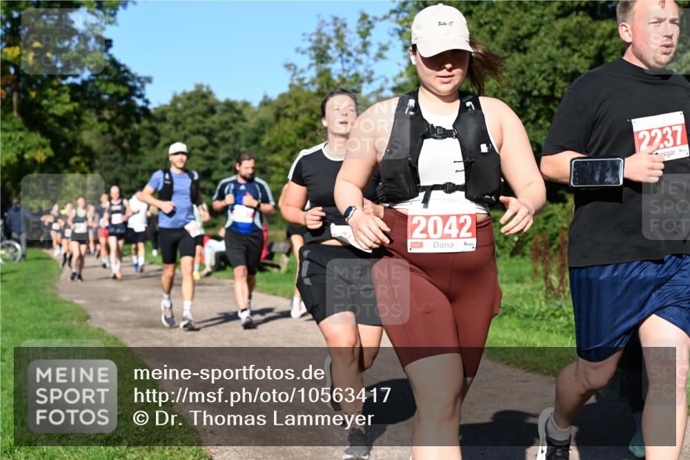 27.09.2026 - 35. Volkslauf durch das schöne Alstertal Dr. Thomas Lammeyer http://msf.ph/oto/10563417 27.09.2026 10:26:48 Laufen 2042, 22, 37 meine-sportfotos.de
