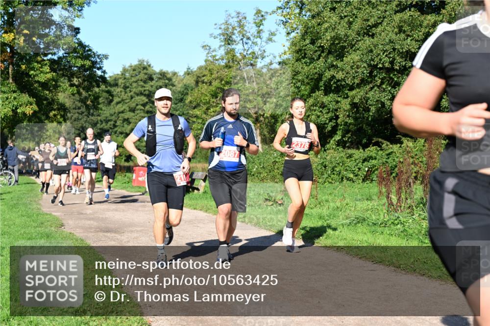 27.09.2026 - 35. Volkslauf durch das schöne Alstertal Dr. Thomas Lammeyer http://msf.ph/oto/10563425 27.09.2026 10:26:50 Laufen 21, 2087, 2378 meine-sportfotos.de