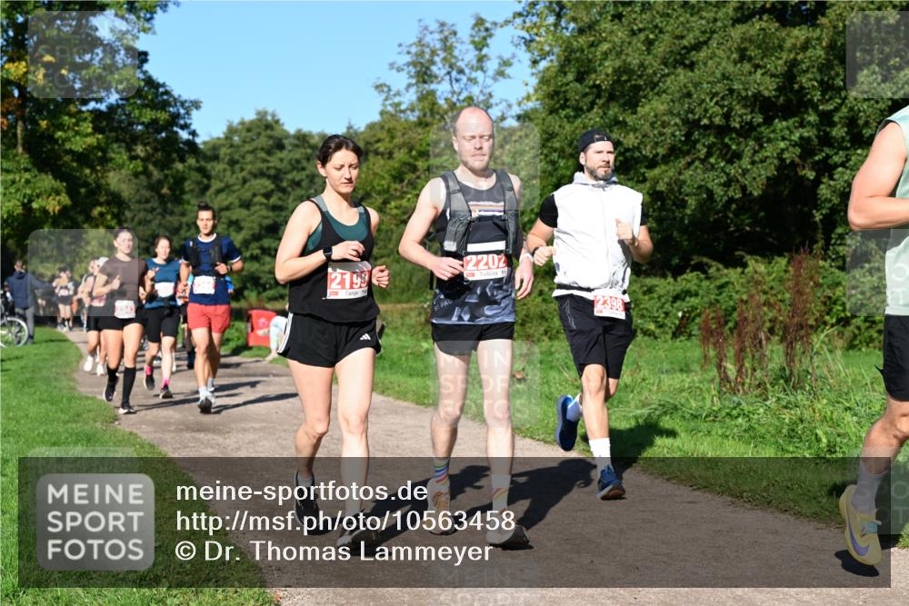 27.09.2026 - 35. Volkslauf durch das schöne Alstertal Dr. Thomas Lammeyer http://msf.ph/oto/10563458 27.09.2026 10:26:55 Laufen 2199, 2202, 2398 meine-sportfotos.de