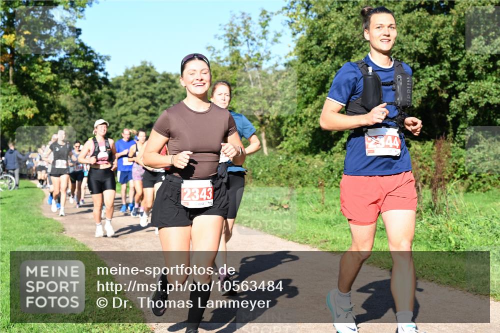 27.09.2026 - 35. Volkslauf durch das schöne Alstertal Dr. Thomas Lammeyer http://msf.ph/oto/10563484 27.09.2026 10:26:59 Laufen 2343, 344 meine-sportfotos.de