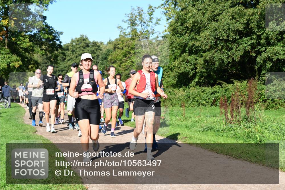 27.09.2026 - 35. Volkslauf durch das schöne Alstertal Dr. Thomas Lammeyer http://msf.ph/oto/10563497 27.09.2026 10:27:01 Laufen 2281, 2121, 2397 meine-sportfotos.de