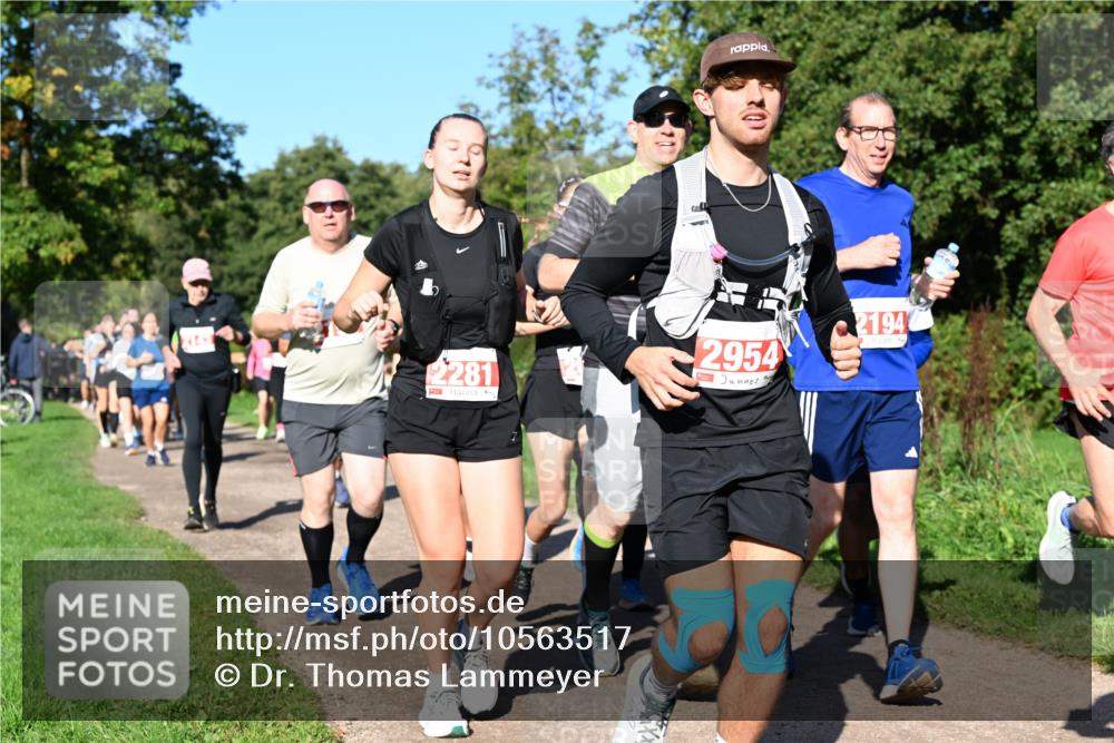 27.09.2026 - 35. Volkslauf durch das schöne Alstertal Dr. Thomas Lammeyer http://msf.ph/oto/10563517 27.09.2026 10:27:05 Laufen 2143, 2281, 2954, 2194 meine-sportfotos.de