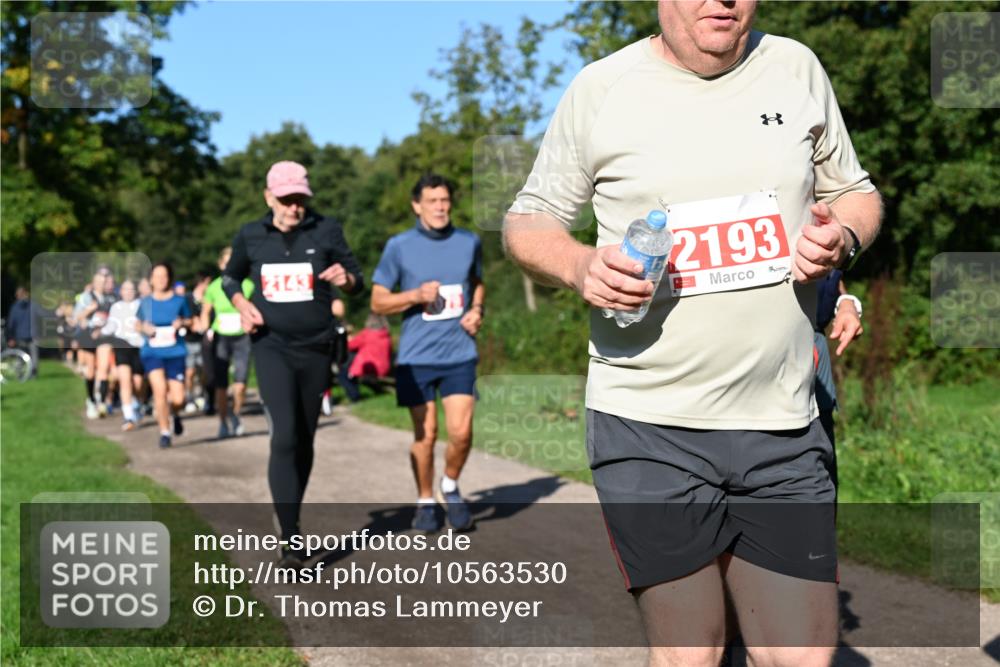 27.09.2026 - 35. Volkslauf durch das schöne Alstertal Dr. Thomas Lammeyer http://msf.ph/oto/10563530 27.09.2026 10:27:07 Laufen  meine-sportfotos.de