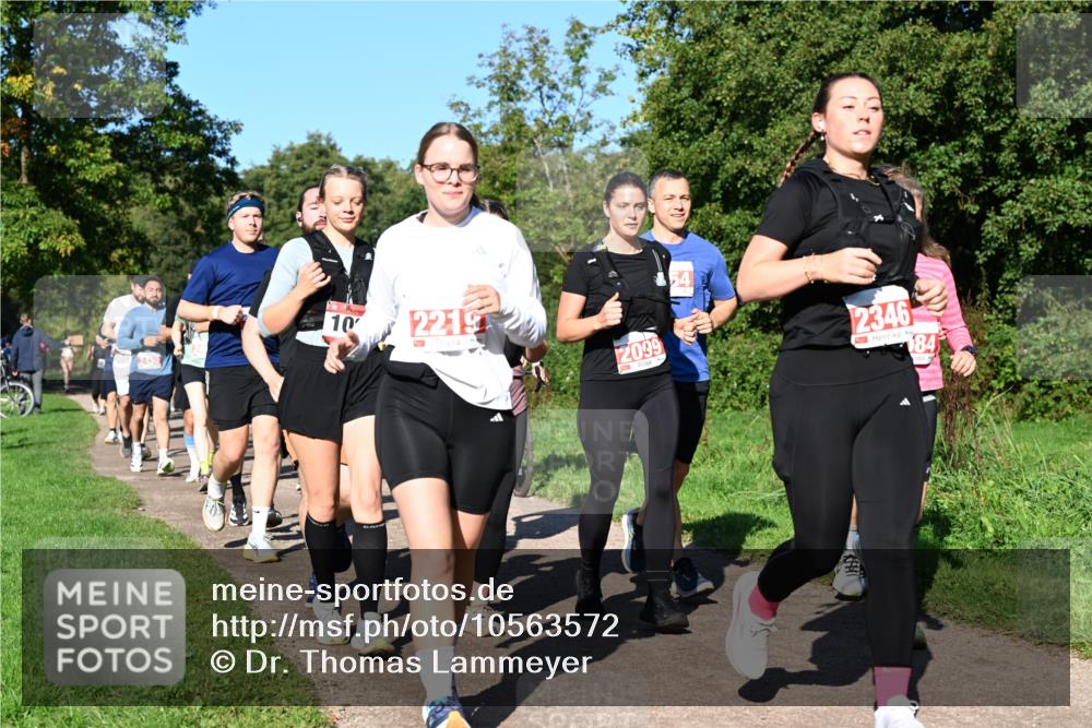 27.09.2026 - 35. Volkslauf durch das schöne Alstertal Dr. Thomas Lammeyer http://msf.ph/oto/10563572 27.09.2026 10:27:14 Laufen 243, 10, 2219, 2099, 2346, 84 meine-sportfotos.de