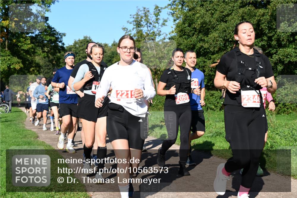 27.09.2026 - 35. Volkslauf durch das schöne Alstertal Dr. Thomas Lammeyer http://msf.ph/oto/10563573 27.09.2026 10:27:14 Laufen 10, 2219, 2099, 2346 meine-sportfotos.de