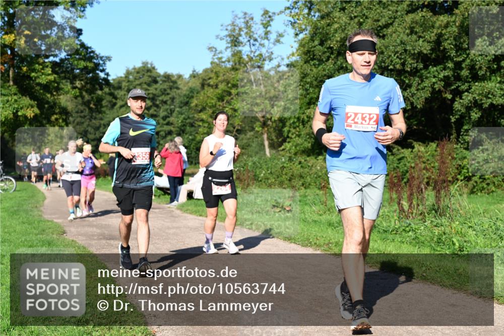 27.09.2026 - 35. Volkslauf durch das schöne Alstertal Dr. Thomas Lammeyer http://msf.ph/oto/10563744 27.09.2026 10:27:43 Laufen  meine-sportfotos.de