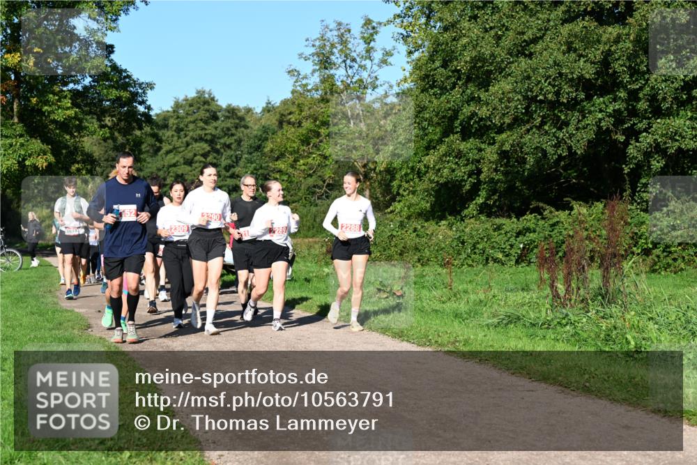 27.09.2026 - 35. Volkslauf durch das schöne Alstertal Dr. Thomas Lammeyer http://msf.ph/oto/10563791 27.09.2026 10:27:57 Laufen 2309, 2290, 2288, 2289 meine-sportfotos.de