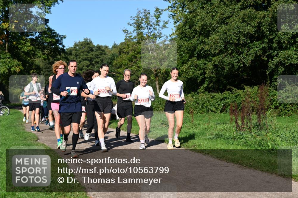 27.09.2026 - 35. Volkslauf durch das schöne Alstertal Dr. Thomas Lammeyer http://msf.ph/oto/10563799 27.09.2026 10:27:58 Laufen 152, 2290, 214, 2288, 1653, 2289 meine-sportfotos.de