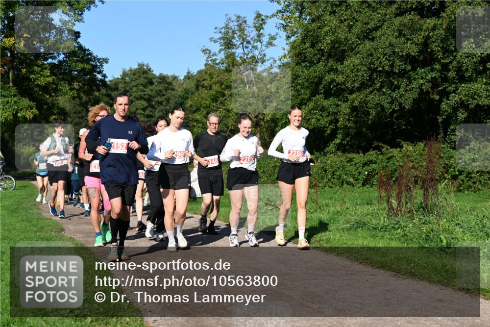 27.09.2026 - 35. Volkslauf durch das schöne Alstertal Dr. Thomas Lammeyer http://msf.ph/oto/10563800 27.09.2026 10:27:58 Laufen 2152, 290, 1653, 148, 2289, 2288 meine-sportfotos.de