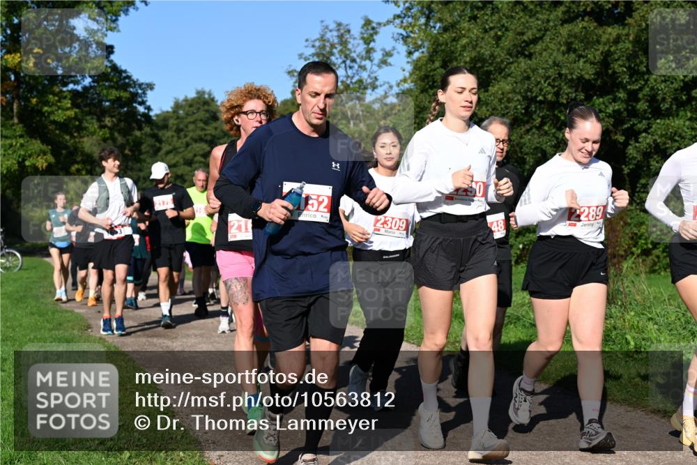 27.09.2026 - 35. Volkslauf durch das schöne Alstertal Dr. Thomas Lammeyer http://msf.ph/oto/10563812 27.09.2026 10:28:00 Laufen 2175, 410, 216, 52, 2309, 48, 2289 meine-sportfotos.de
