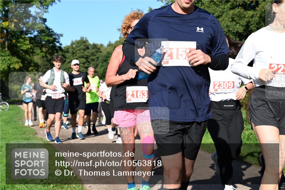 27.09.2026 - 35. Volkslauf durch das schöne Alstertal Dr. Thomas Lammeyer http://msf.ph/oto/10563818 27.09.2026 10:28:01 Laufen 1653, 2175, 1055, 2163, 2152, 1, 2309, 225 meine-sportfotos.de