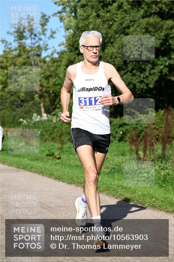 27.09.2026 - 35. Volkslauf durch das schöne Alstertal Dr. Thomas Lammeyer http://msf.ph/oto/10563903 27.09.2026 10:33:33 Laufen 3112 meine-sportfotos.de
