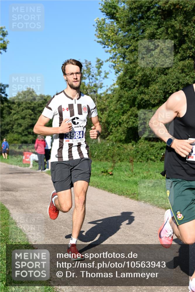 27.09.2026 - 35. Volkslauf durch das schöne Alstertal Dr. Thomas Lammeyer http://msf.ph/oto/10563943 27.09.2026 10:33:45 Laufen 3984 meine-sportfotos.de