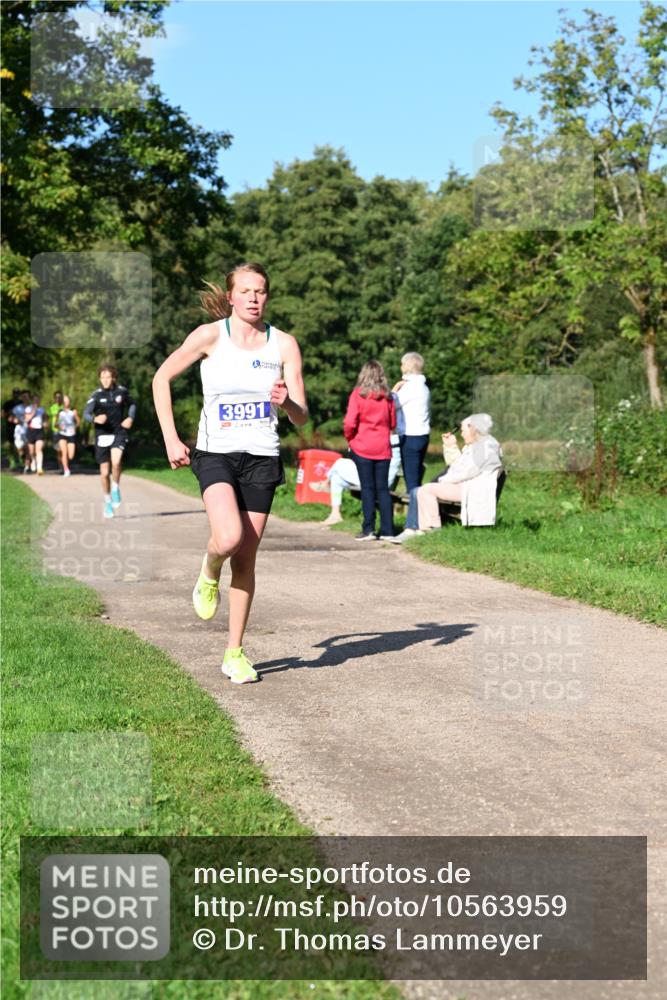 27.09.2026 - 35. Volkslauf durch das schöne Alstertal Dr. Thomas Lammeyer http://msf.ph/oto/10563959 27.09.2026 10:33:50 Laufen 3991 meine-sportfotos.de