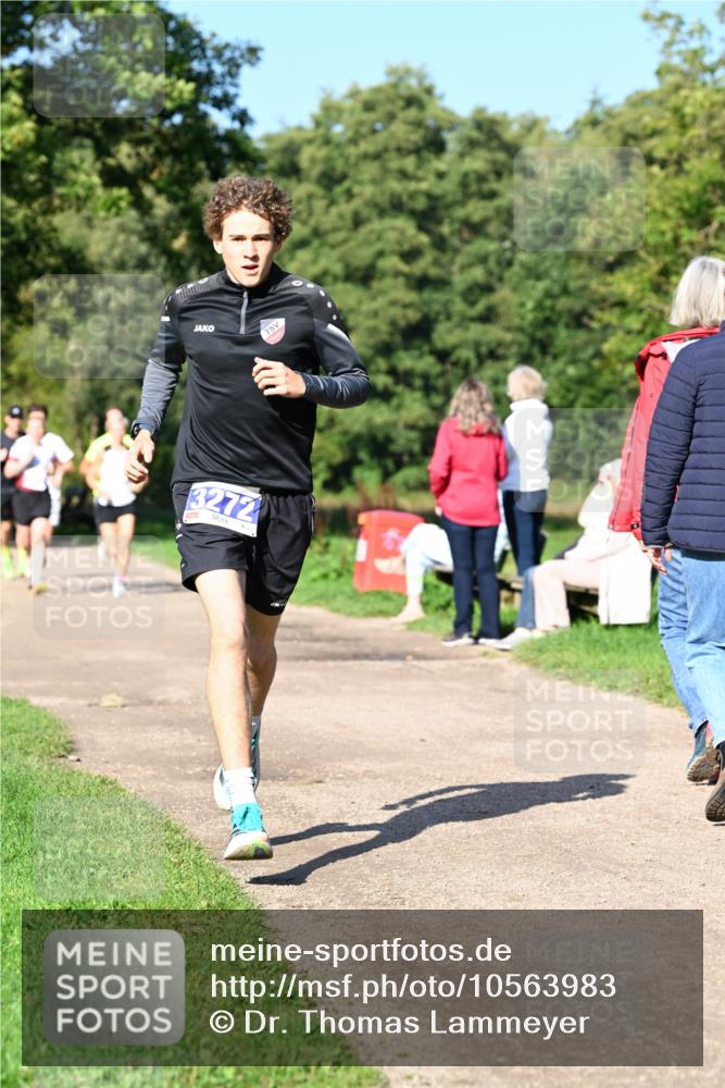 27.09.2026 - 35. Volkslauf durch das schöne Alstertal Dr. Thomas Lammeyer http://msf.ph/oto/10563983 27.09.2026 10:33:55 Laufen 3272 meine-sportfotos.de