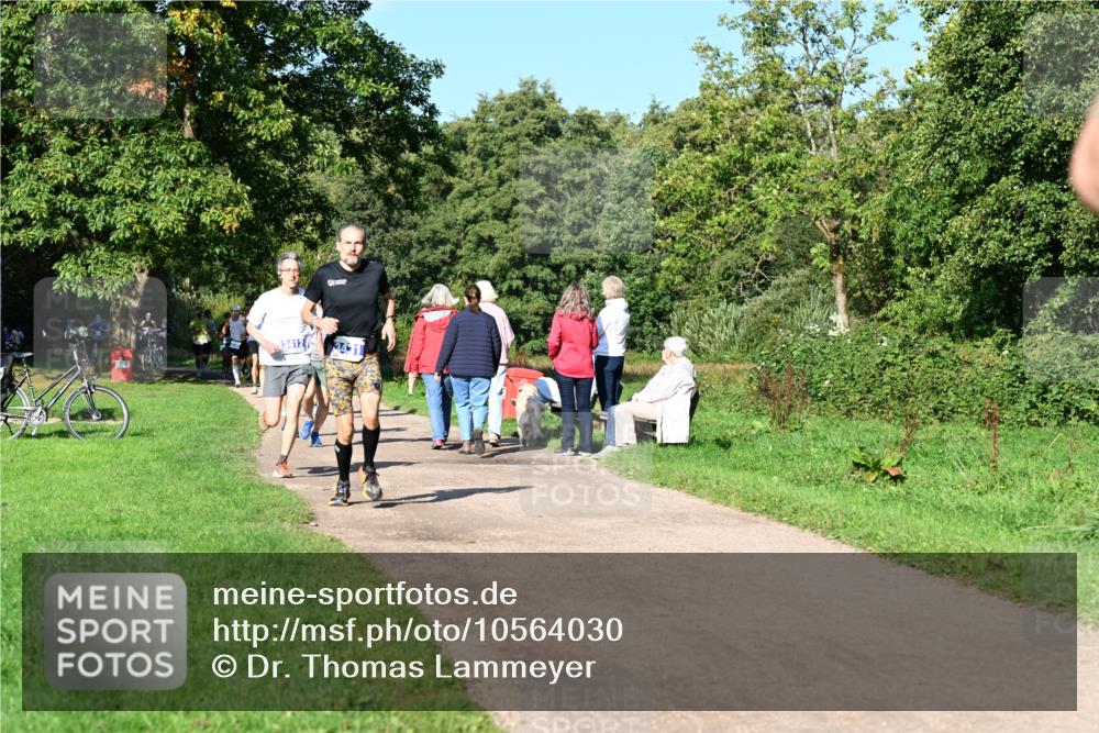 27.09.2026 - 35. Volkslauf durch das schöne Alstertal Dr. Thomas Lammeyer http://msf.ph/oto/10564030 27.09.2026 10:34:05 Laufen 3412, 3431 meine-sportfotos.de