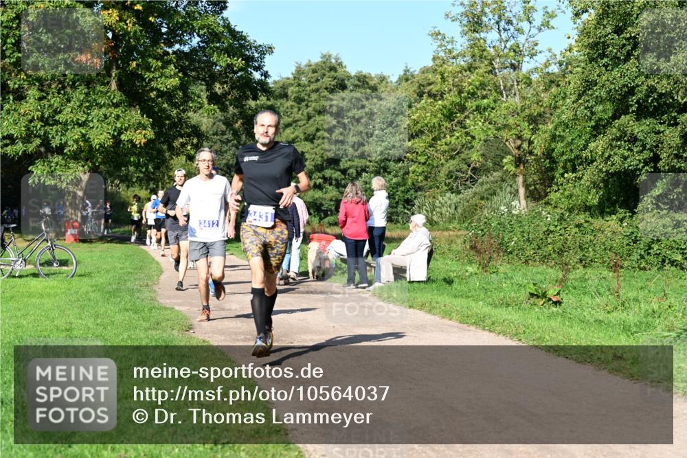 27.09.2026 - 35. Volkslauf durch das schöne Alstertal Dr. Thomas Lammeyer http://msf.ph/oto/10564037 27.09.2026 10:34:06 Laufen 3431, 3412 meine-sportfotos.de