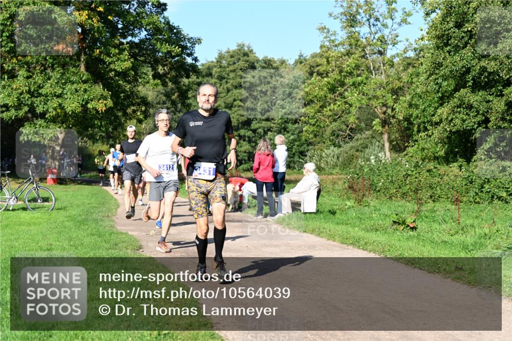27.09.2026 - 35. Volkslauf durch das schöne Alstertal Dr. Thomas Lammeyer http://msf.ph/oto/10564039 27.09.2026 10:34:06 Laufen 3412, 3431 meine-sportfotos.de