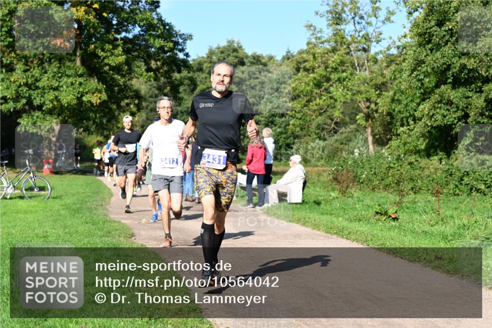 27.09.2026 - 35. Volkslauf durch das schöne Alstertal Dr. Thomas Lammeyer http://msf.ph/oto/10564042 27.09.2026 10:34:07 Laufen 3412, 3431 meine-sportfotos.de