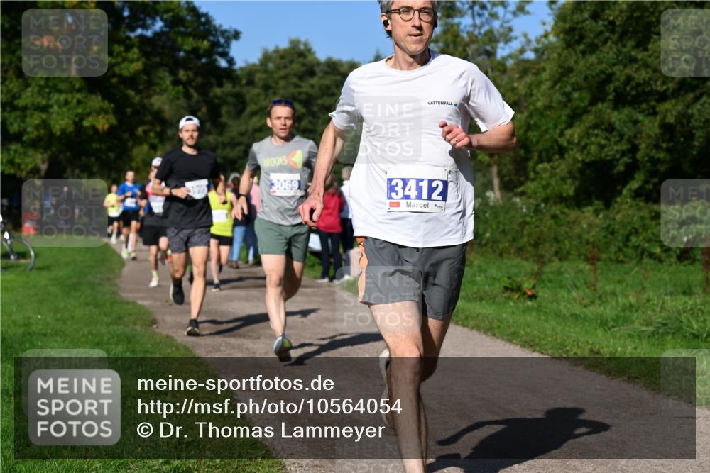 27.09.2026 - 35. Volkslauf durch das schöne Alstertal Dr. Thomas Lammeyer http://msf.ph/oto/10564054 27.09.2026 10:34:09 Laufen 3069, 3412 meine-sportfotos.de