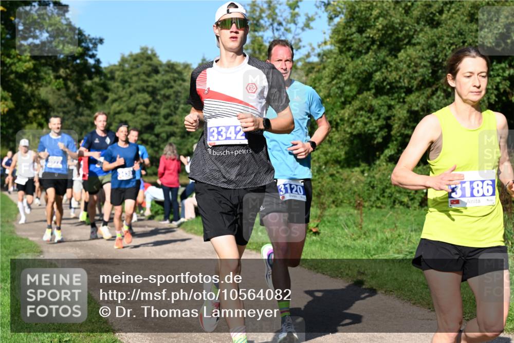27.09.2026 - 35. Volkslauf durch das schöne Alstertal Dr. Thomas Lammeyer http://msf.ph/oto/10564082 27.09.2026 10:34:13 Laufen 3342, 3120, 3186 meine-sportfotos.de