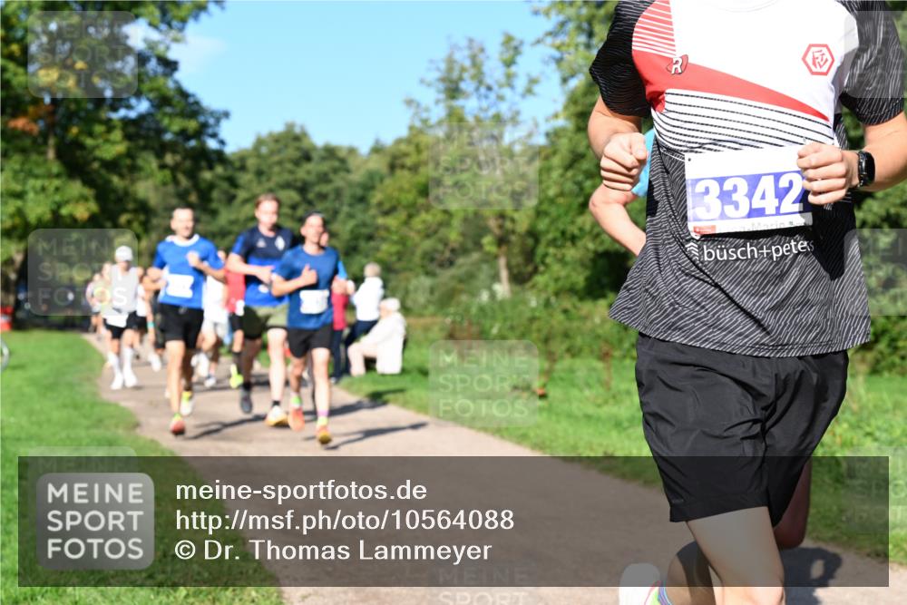27.09.2026 - 35. Volkslauf durch das schöne Alstertal Dr. Thomas Lammeyer http://msf.ph/oto/10564088 27.09.2026 10:34:14 Laufen 3342 meine-sportfotos.de