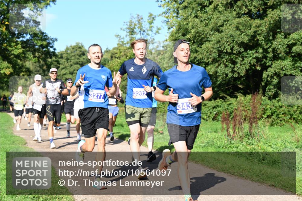 27.09.2026 - 35. Volkslauf durch das schöne Alstertal Dr. Thomas Lammeyer http://msf.ph/oto/10564097 27.09.2026 10:34:16 Laufen 3202, 3277, 3430 meine-sportfotos.de