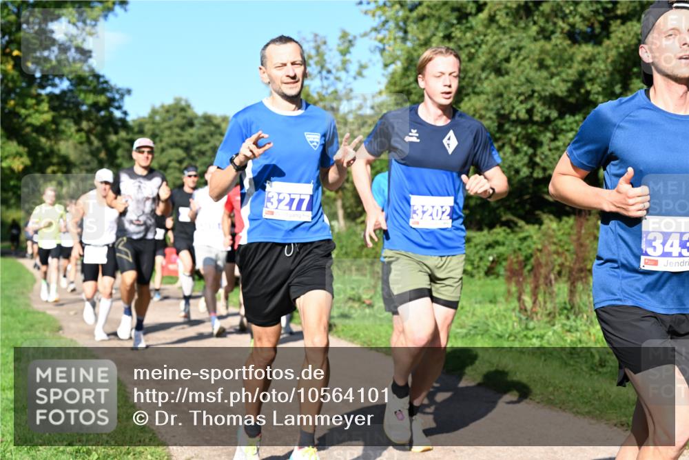 27.09.2026 - 35. Volkslauf durch das schöne Alstertal Dr. Thomas Lammeyer http://msf.ph/oto/10564101 27.09.2026 10:34:16 Laufen 3277, 3202, 343 meine-sportfotos.de