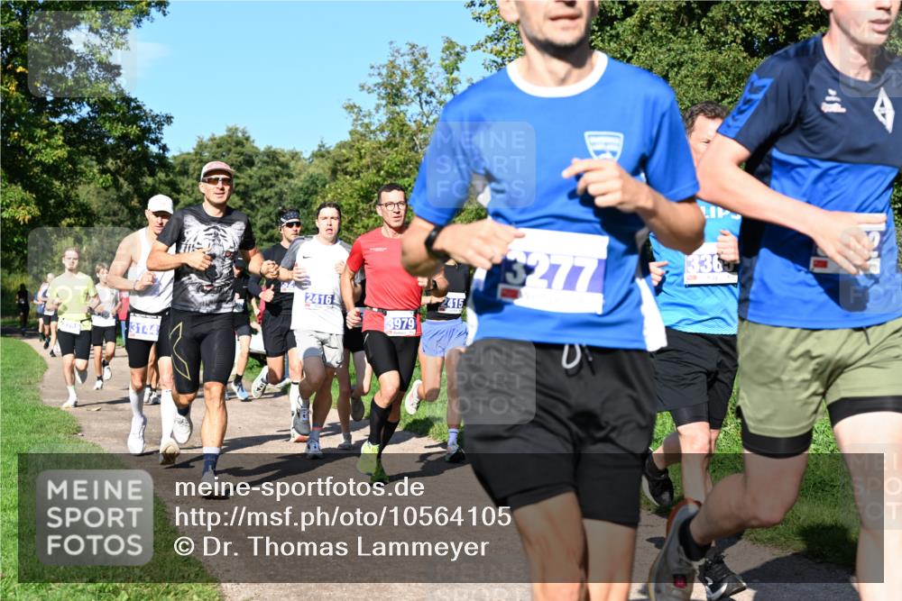 27.09.2026 - 35. Volkslauf durch das schöne Alstertal Dr. Thomas Lammeyer http://msf.ph/oto/10564105 27.09.2026 10:34:17 Laufen 3144, 2416, 3979, 2415 meine-sportfotos.de