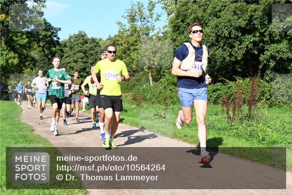 27.09.2026 - 35. Volkslauf durch das schöne Alstertal Dr. Thomas Lammeyer http://msf.ph/oto/10564264 27.09.2026 10:34:48 Laufen 3988, 43, 3423, 164, 30 meine-sportfotos.de