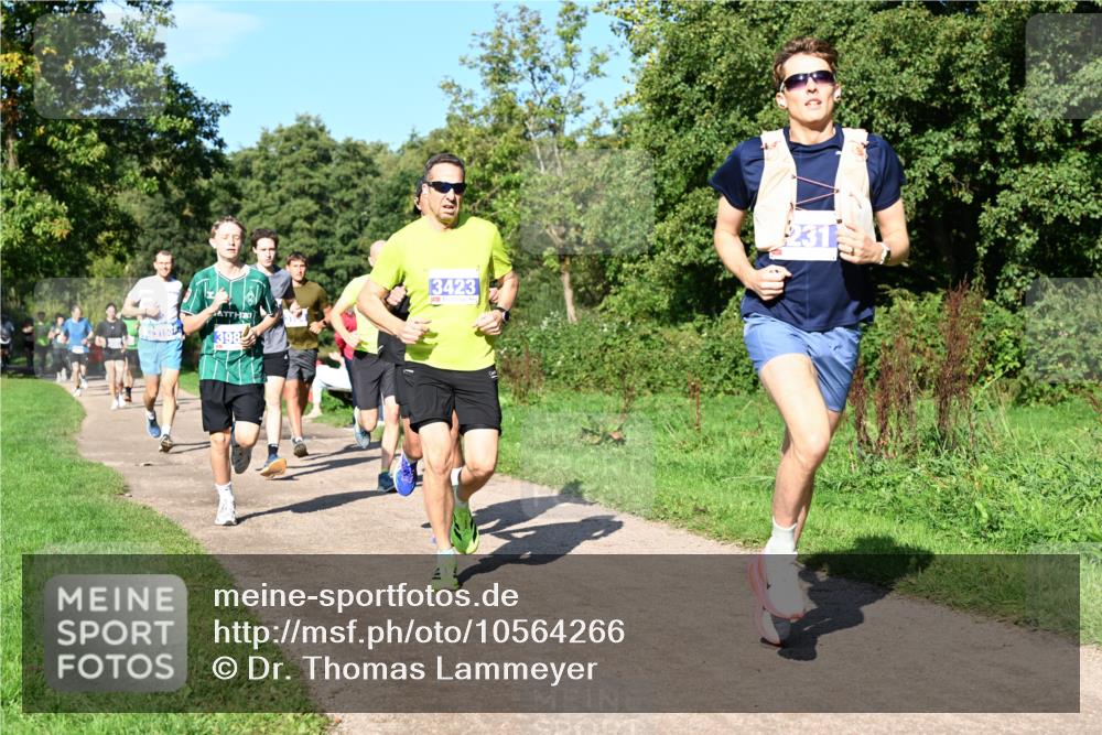 27.09.2026 - 35. Volkslauf durch das schöne Alstertal Dr. Thomas Lammeyer http://msf.ph/oto/10564266 27.09.2026 10:34:48 Laufen 398, 3423, 231 meine-sportfotos.de