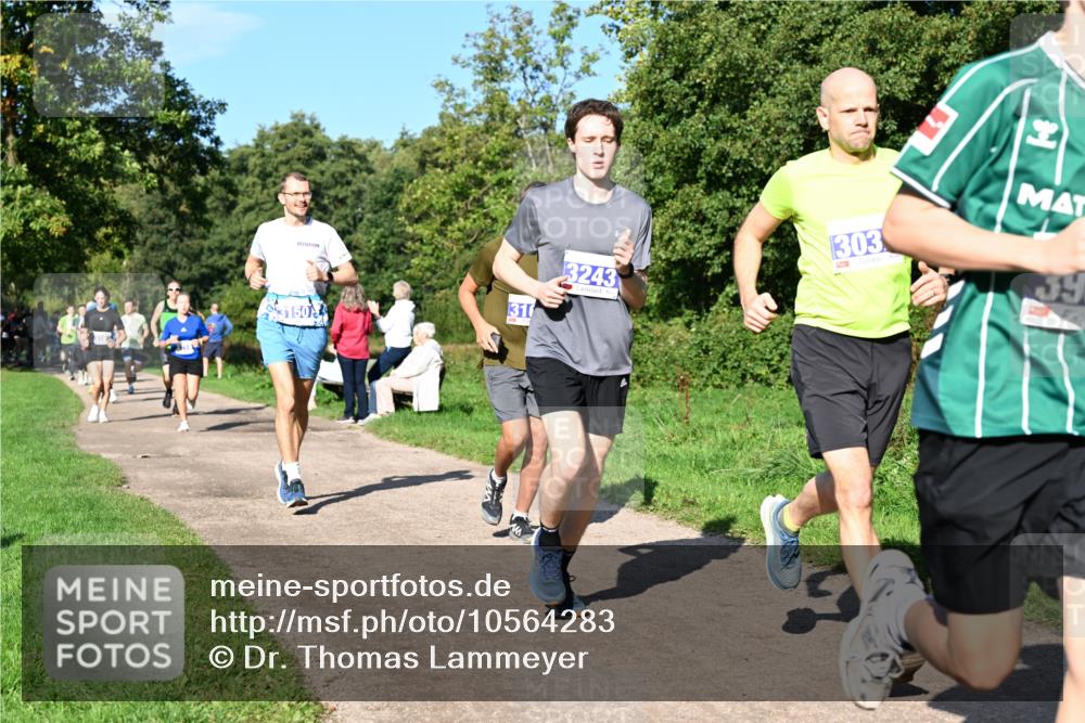 27.09.2026 - 35. Volkslauf durch das schöne Alstertal Dr. Thomas Lammeyer http://msf.ph/oto/10564283 27.09.2026 10:34:51 Laufen 3150, 316, 3243, 303, 39 meine-sportfotos.de