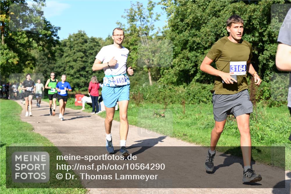 27.09.2026 - 35. Volkslauf durch das schöne Alstertal Dr. Thomas Lammeyer http://msf.ph/oto/10564290 27.09.2026 10:34:52 Laufen 3150, 3164, 8 meine-sportfotos.de