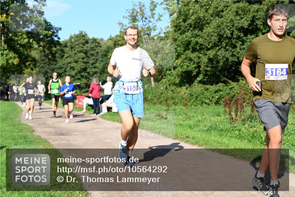 27.09.2026 - 35. Volkslauf durch das schöne Alstertal Dr. Thomas Lammeyer http://msf.ph/oto/10564292 27.09.2026 10:34:52 Laufen 3164, 3150 meine-sportfotos.de