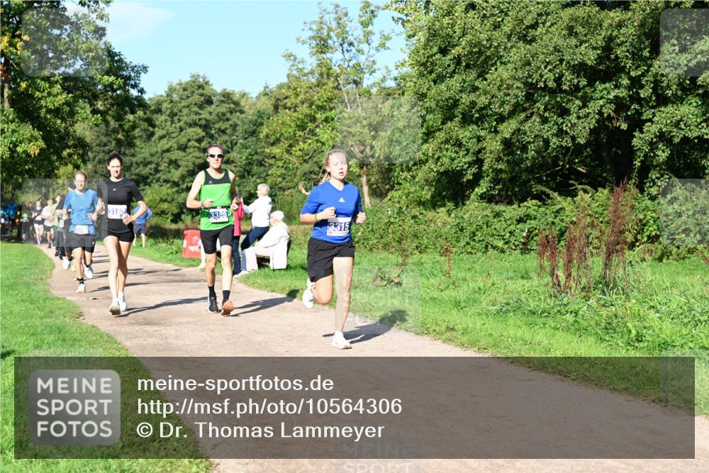 27.09.2026 - 35. Volkslauf durch das schöne Alstertal Dr. Thomas Lammeyer http://msf.ph/oto/10564306 27.09.2026 10:34:55 Laufen 316, 3380, 3315 meine-sportfotos.de