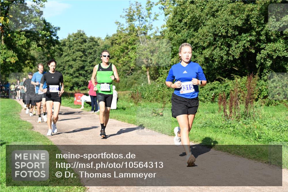 27.09.2026 - 35. Volkslauf durch das schöne Alstertal Dr. Thomas Lammeyer http://msf.ph/oto/10564313 27.09.2026 10:34:56 Laufen 3167, 3315 meine-sportfotos.de