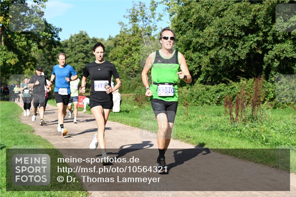 27.09.2026 - 35. Volkslauf durch das schöne Alstertal Dr. Thomas Lammeyer http://msf.ph/oto/10564321 27.09.2026 10:34:57 Laufen 3166, 316, 3380, 3 meine-sportfotos.de