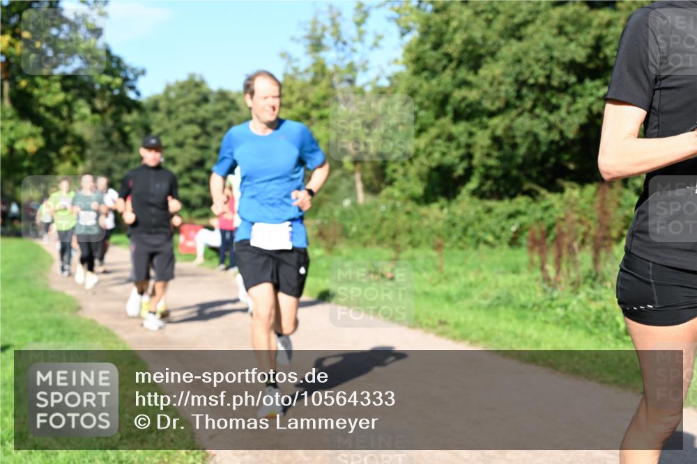 27.09.2026 - 35. Volkslauf durch das schöne Alstertal Dr. Thomas Lammeyer http://msf.ph/oto/10564333 27.09.2026 10:34:59 Laufen  meine-sportfotos.de