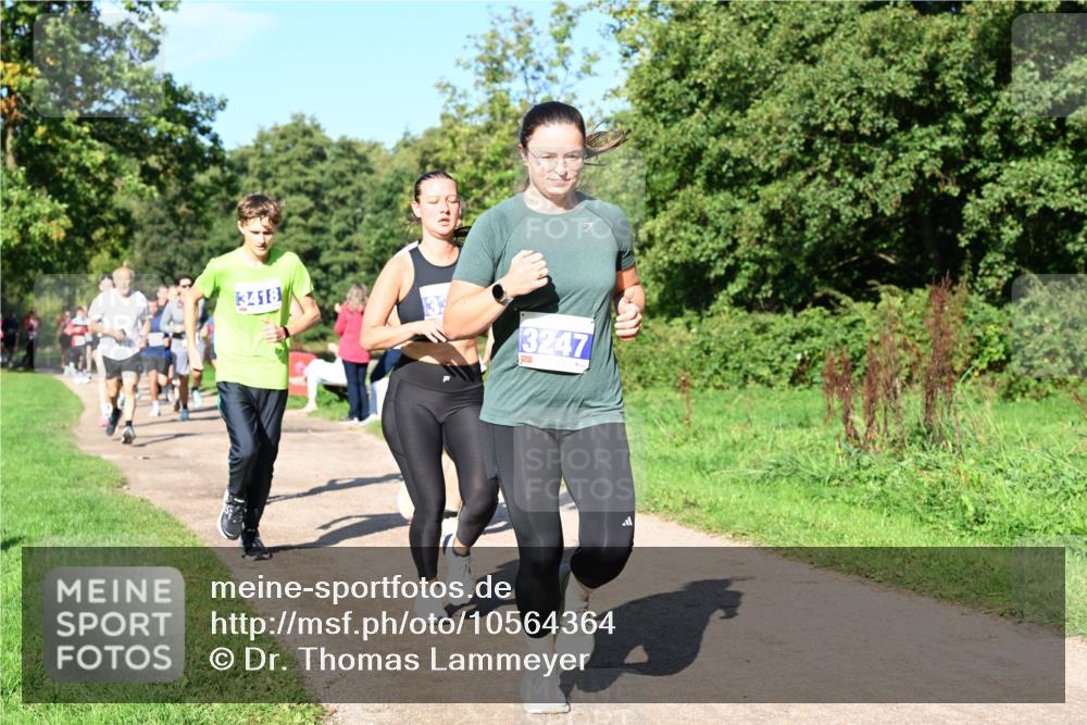 27.09.2026 - 35. Volkslauf durch das schöne Alstertal Dr. Thomas Lammeyer http://msf.ph/oto/10564364 27.09.2026 10:35:03 Laufen 3418, 3247 meine-sportfotos.de