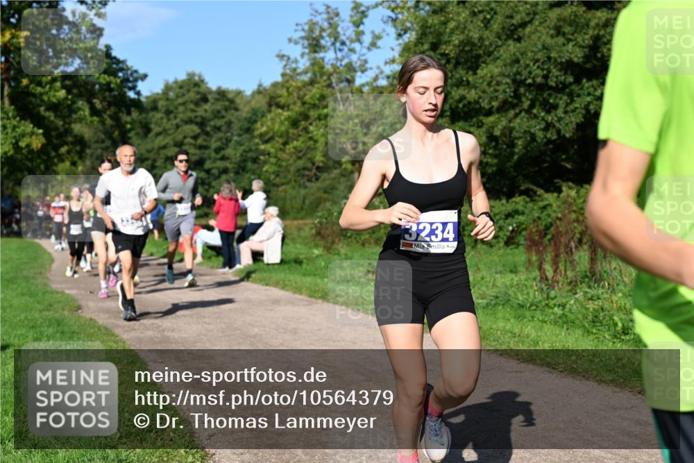 27.09.2026 - 35. Volkslauf durch das schöne Alstertal Dr. Thomas Lammeyer http://msf.ph/oto/10564379 27.09.2026 10:35:06 Laufen 3234 meine-sportfotos.de