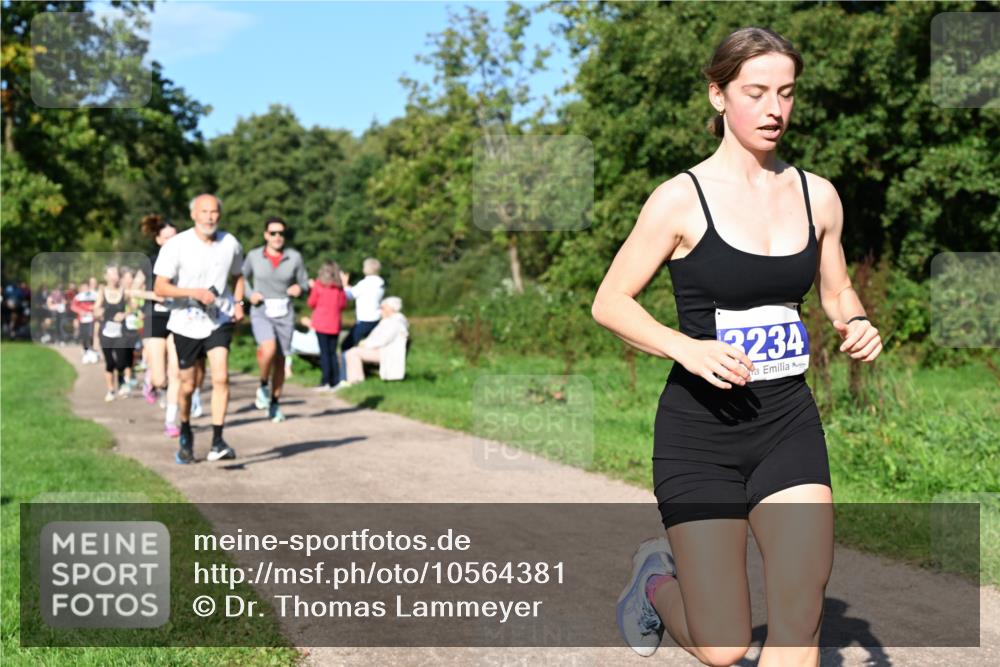 27.09.2026 - 35. Volkslauf durch das schöne Alstertal Dr. Thomas Lammeyer http://msf.ph/oto/10564381 27.09.2026 10:35:06 Laufen 3234 meine-sportfotos.de