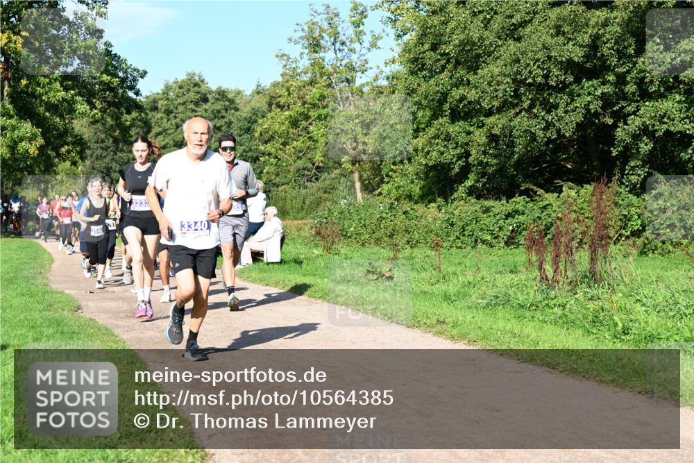 27.09.2026 - 35. Volkslauf durch das schöne Alstertal Dr. Thomas Lammeyer http://msf.ph/oto/10564385 27.09.2026 10:35:07 Laufen 3145, 3340 meine-sportfotos.de