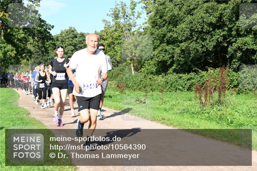 27.09.2026 - 35. Volkslauf durch das schöne Alstertal Dr. Thomas Lammeyer http://msf.ph/oto/10564390 27.09.2026 10:35:07 Laufen 3145, 3340 meine-sportfotos.de