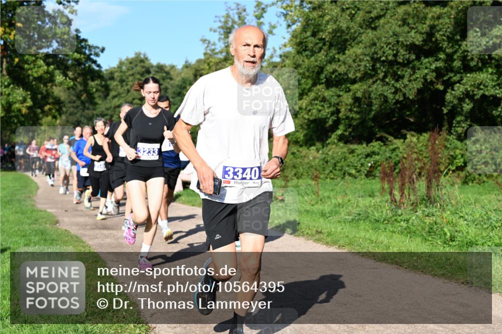27.09.2026 - 35. Volkslauf durch das schöne Alstertal Dr. Thomas Lammeyer http://msf.ph/oto/10564395 27.09.2026 10:35:08 Laufen 3233, 3340 meine-sportfotos.de