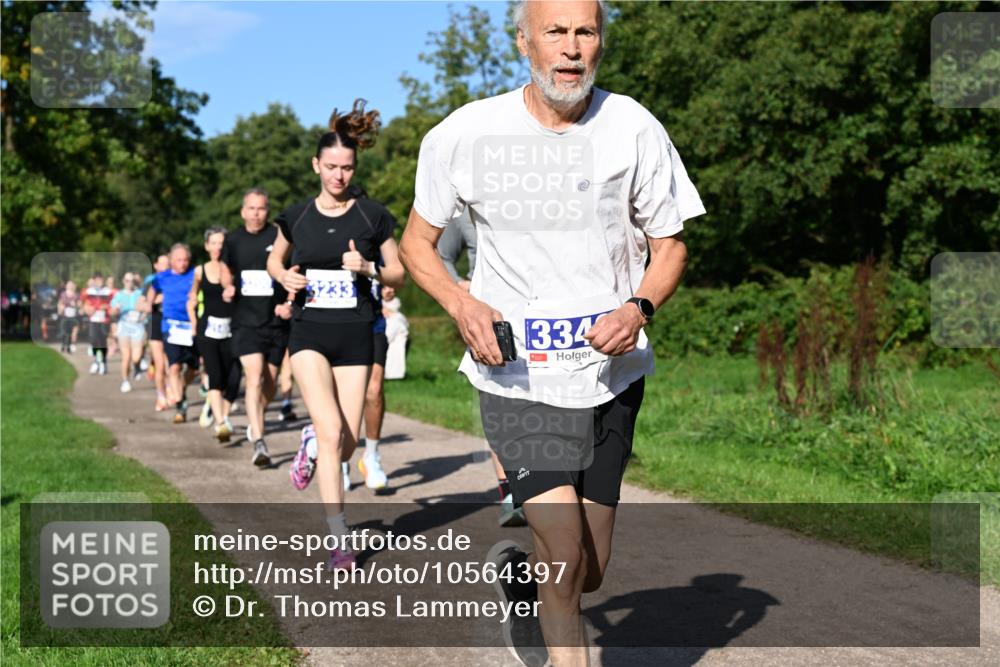 27.09.2026 - 35. Volkslauf durch das schöne Alstertal Dr. Thomas Lammeyer http://msf.ph/oto/10564397 27.09.2026 10:35:08 Laufen 334 meine-sportfotos.de
