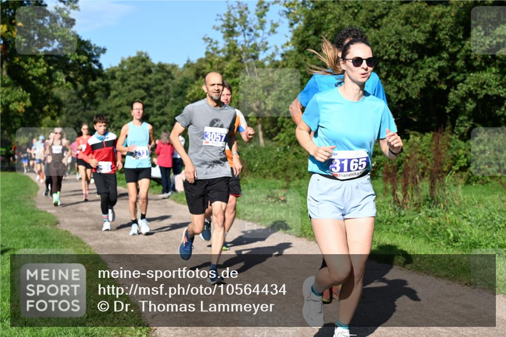 27.09.2026 - 35. Volkslauf durch das schöne Alstertal Dr. Thomas Lammeyer http://msf.ph/oto/10564434 27.09.2026 10:35:15 Laufen 3057, 3165 meine-sportfotos.de